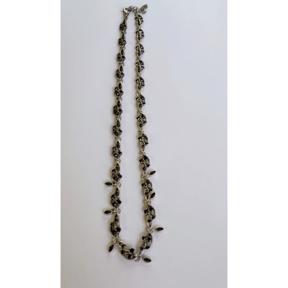 Vintage Crown Trifari Silver-Tone Marcasite  Leaf Petal Chain Necklace